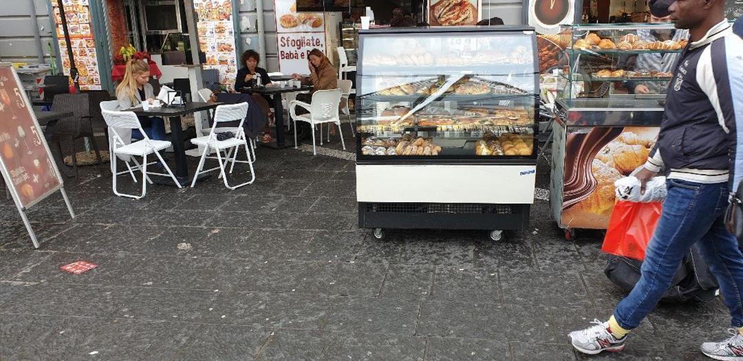 B&B La Citta Partenopea Napels Buitenkant foto